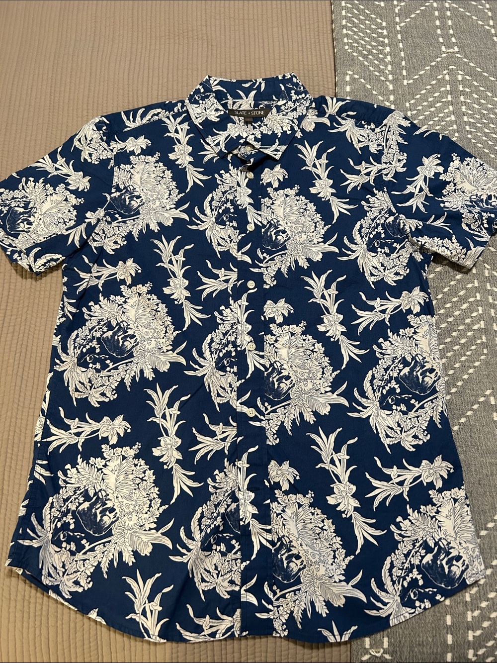 Slate & Stone Navy and White Floral Short-Sleeve Button-Down Shirt